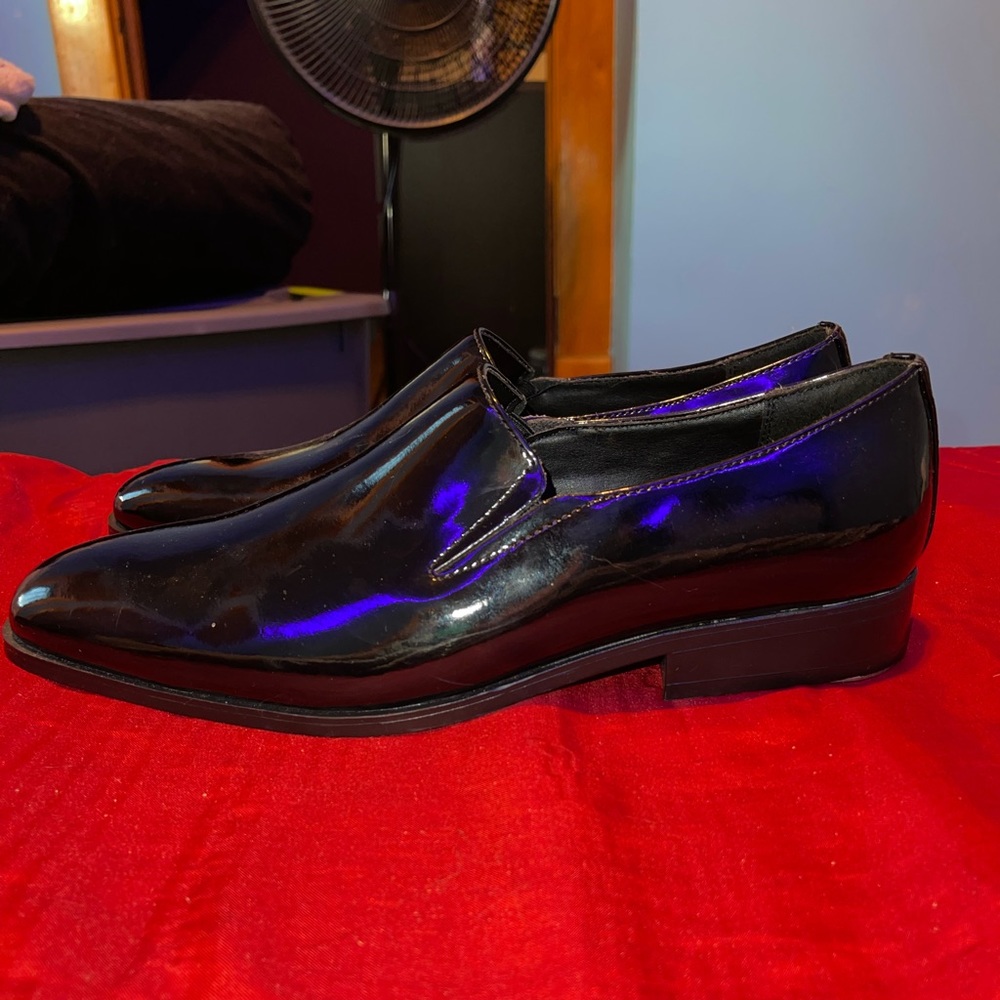 Men’s dress shoes